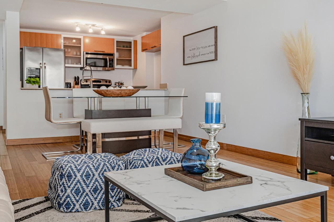 Apartamento Lovely With & Ocean Views. Sleep Up To 6 People! *