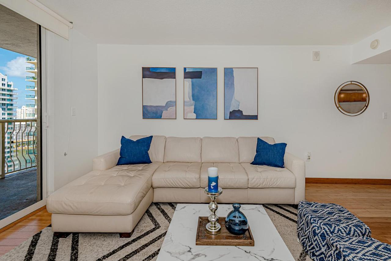 Apartamento Lovely With & Ocean Views. Sleep Up To 6 People! *