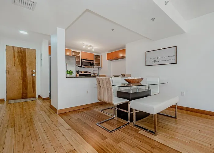 Lovely Condo With City & Ocean Views. Sleep Up To 6 People!